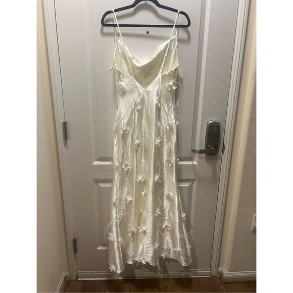 Elliatt Lunaria Satin Maxi Dress White Vacation wedding Gala Dress  Sz S NWT$605 - Picture 6 of 8